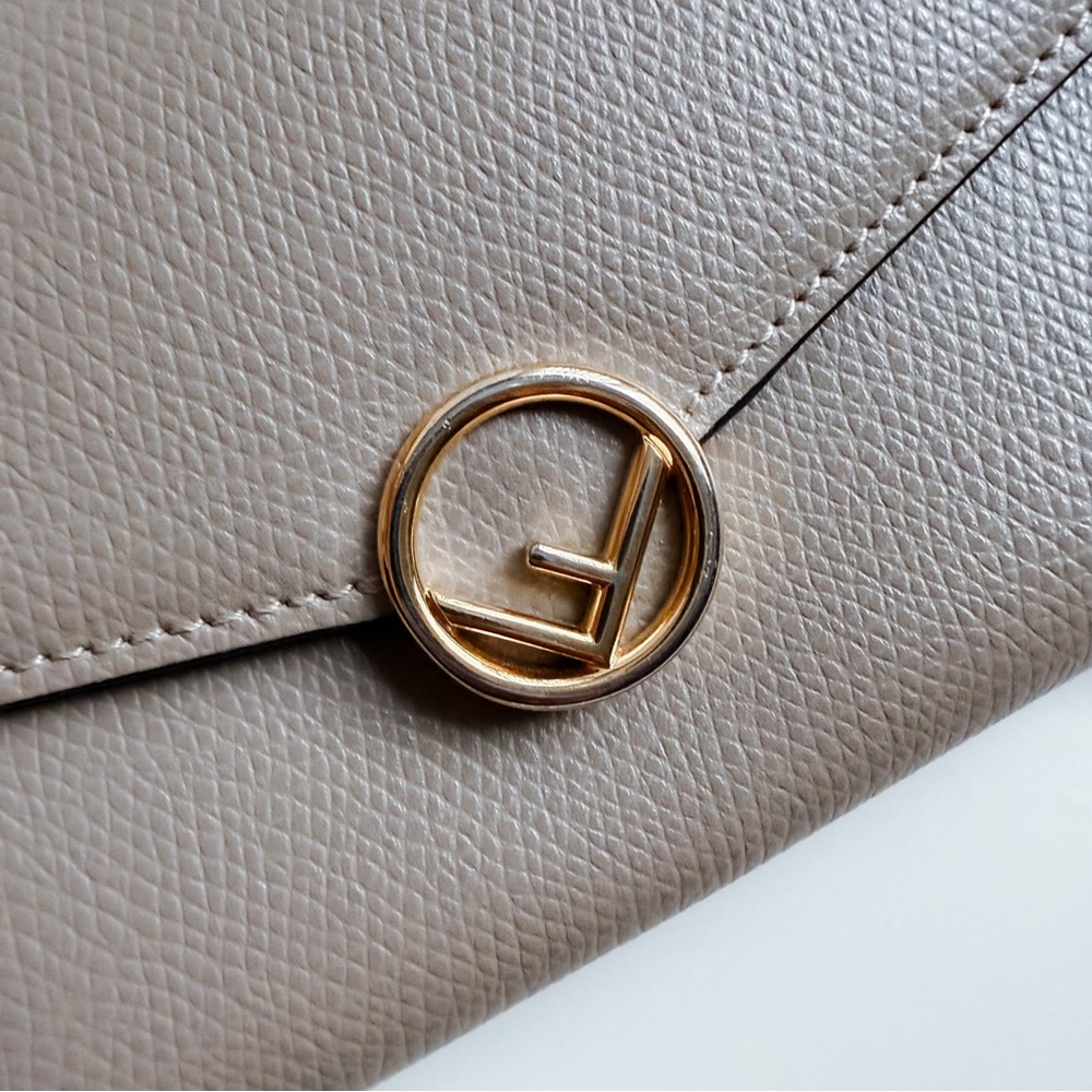 Fendi wallet on chain - Picture 5 of 12